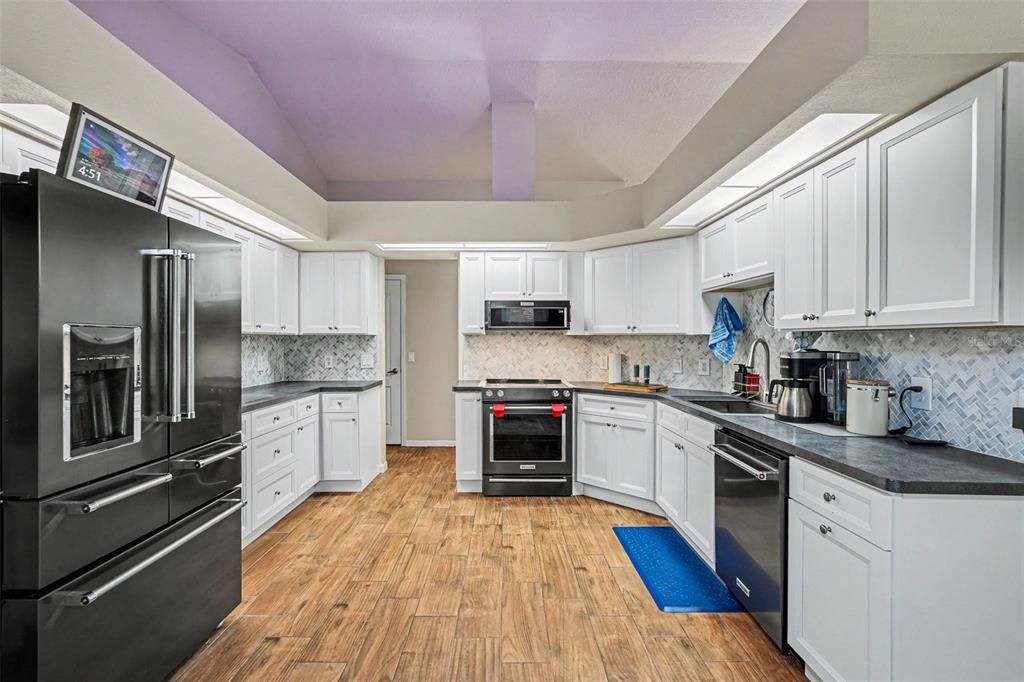 For Sale: $445,000 (3 beds, 2 baths, 2070 Square Feet)