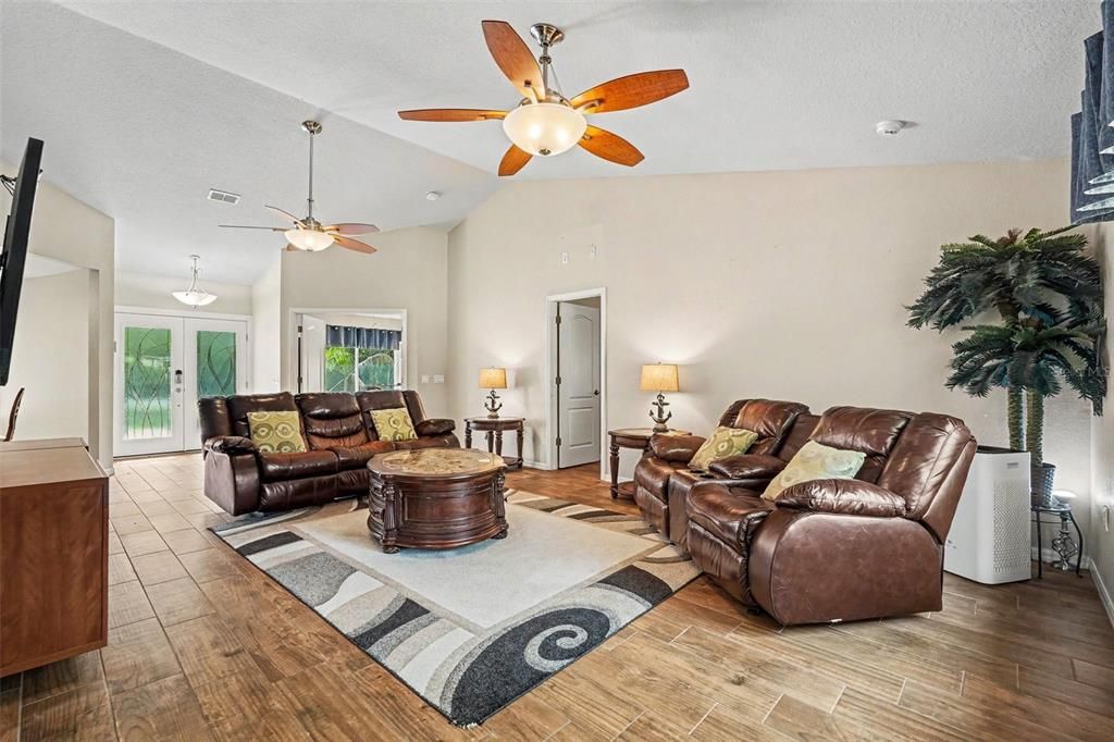 For Sale: $445,000 (3 beds, 2 baths, 2070 Square Feet)