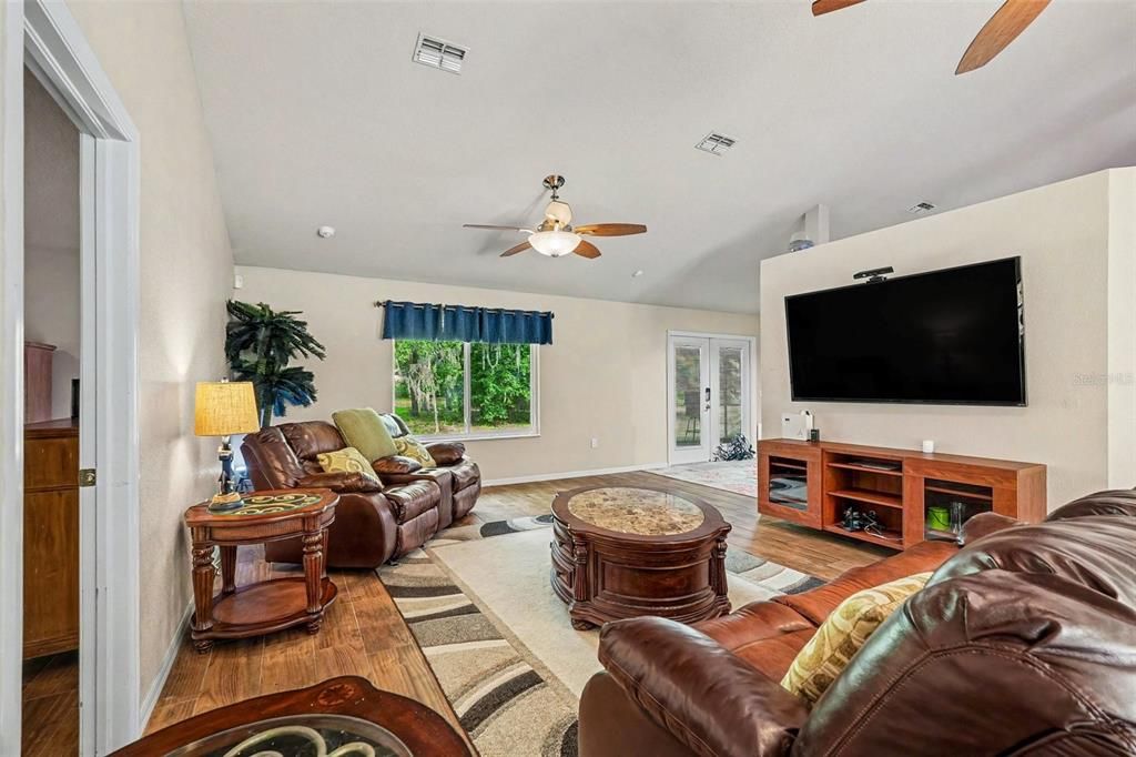 For Sale: $445,000 (3 beds, 2 baths, 2070 Square Feet)