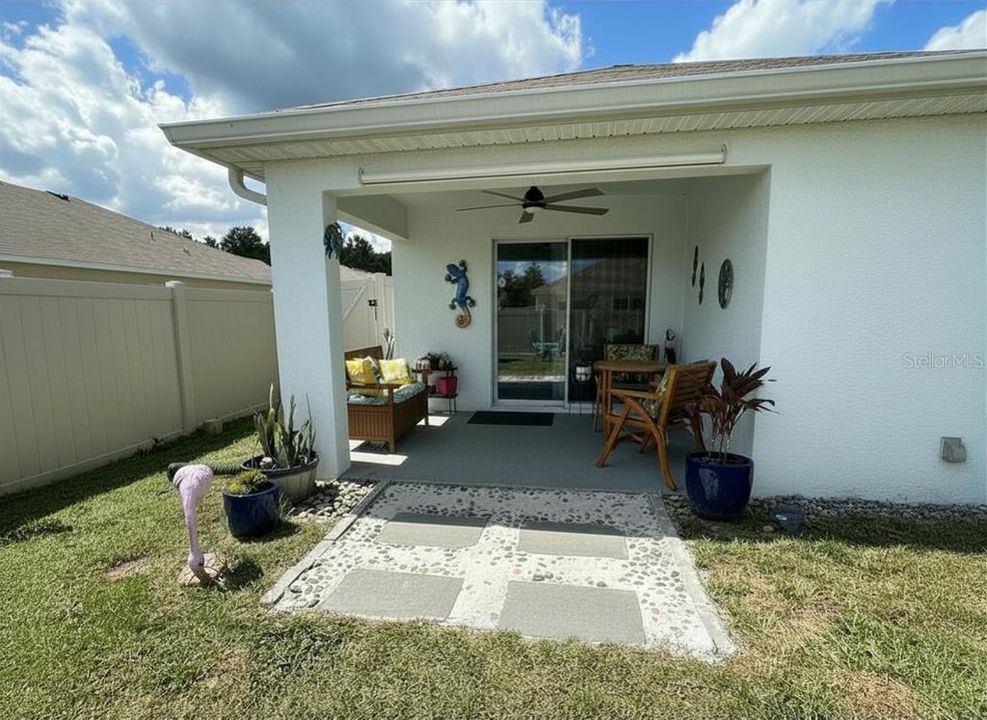 For Sale: $309,000 (4 beds, 2 baths, 1827 Square Feet)
