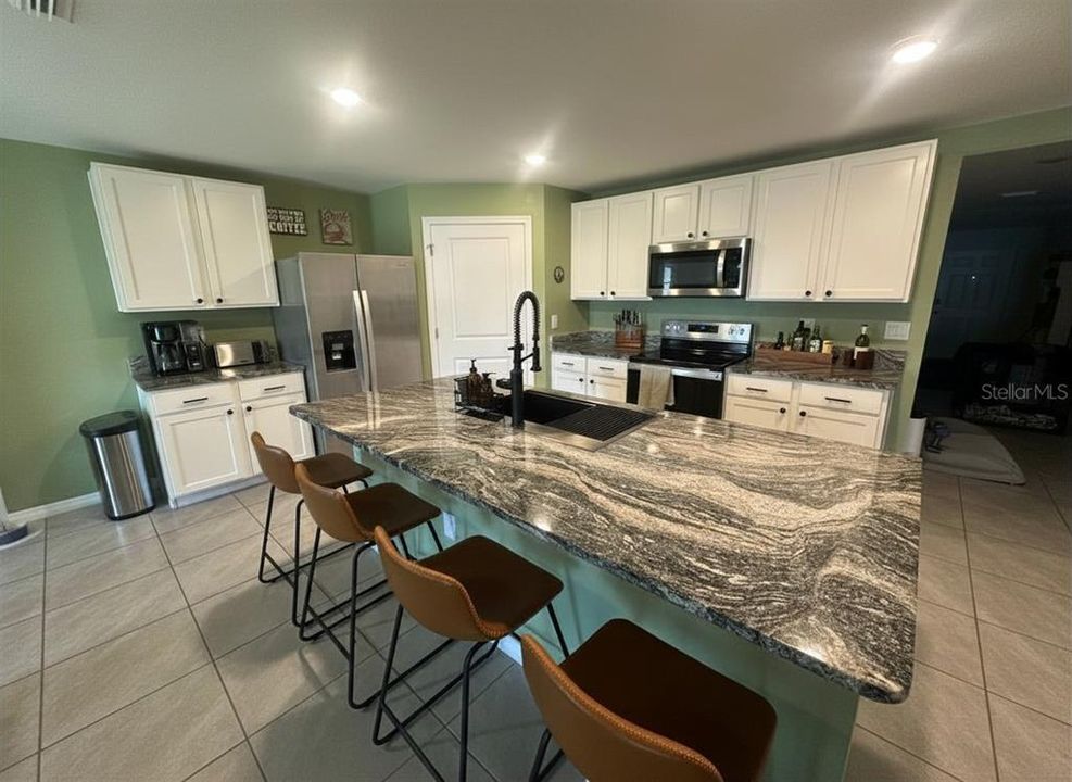 For Sale: $309,000 (4 beds, 2 baths, 1827 Square Feet)