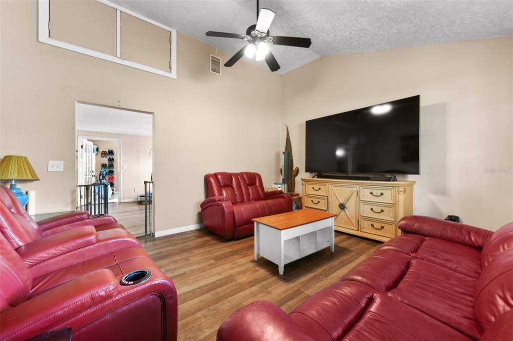 En Venta: $899,000 (7 camas, 5 baños, 5432 Pies cuadrados)