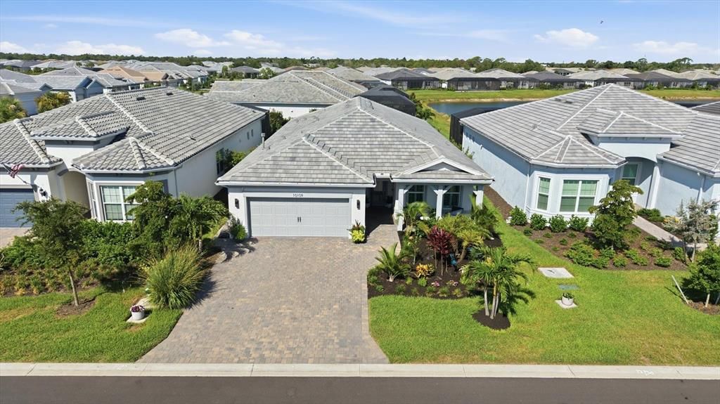For Sale: $815,000 (3 beds, 3 baths, 2209 Square Feet)