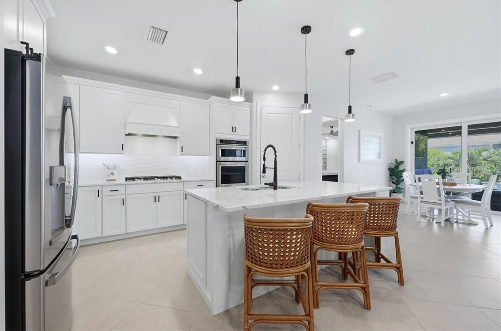 For Sale: $815,000 (3 beds, 3 baths, 2209 Square Feet)