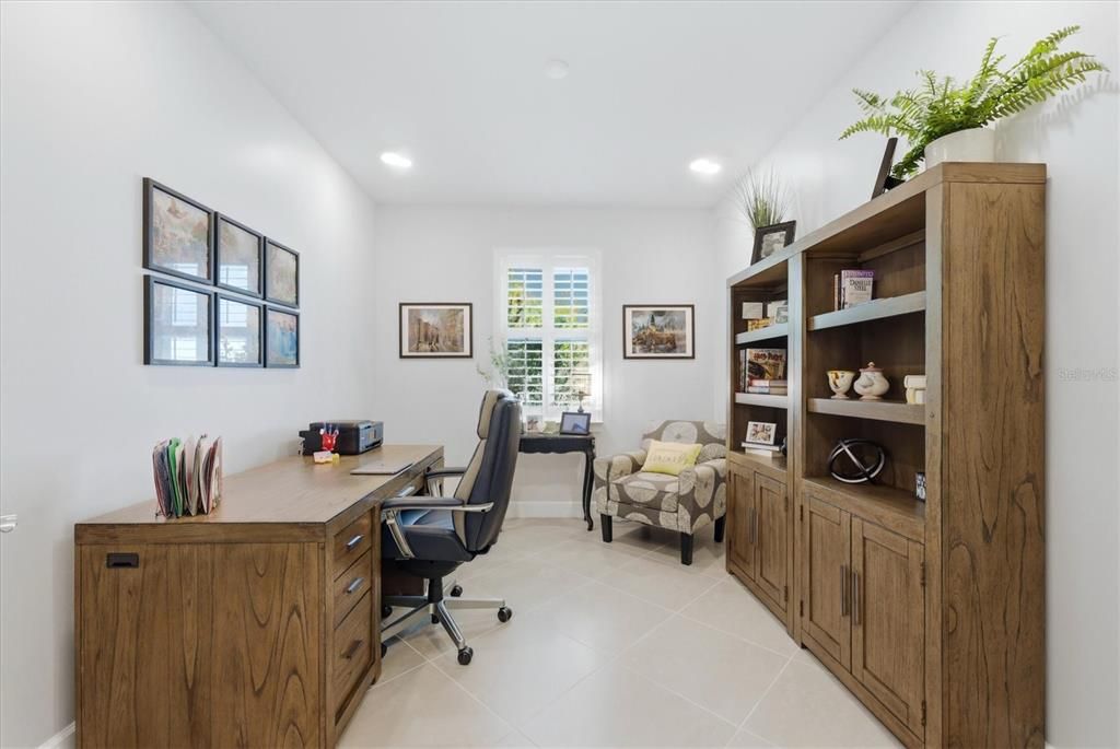 For Sale: $815,000 (3 beds, 3 baths, 2209 Square Feet)