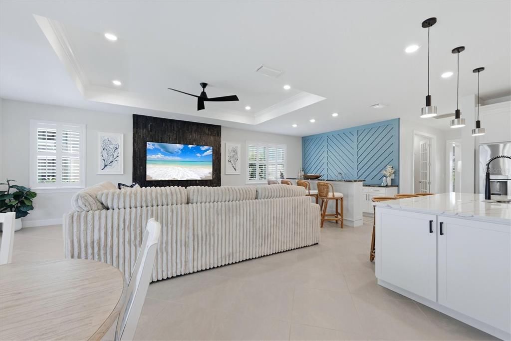 For Sale: $815,000 (3 beds, 3 baths, 2209 Square Feet)