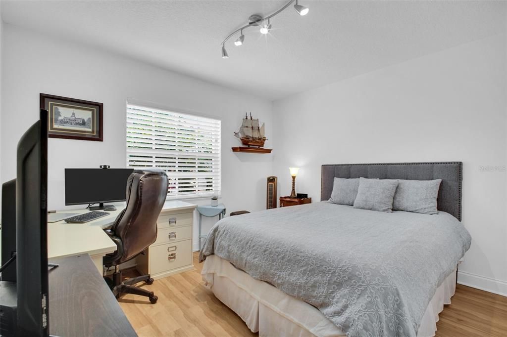 For Sale: $449,900 (3 beds, 3 baths, 1754 Square Feet)