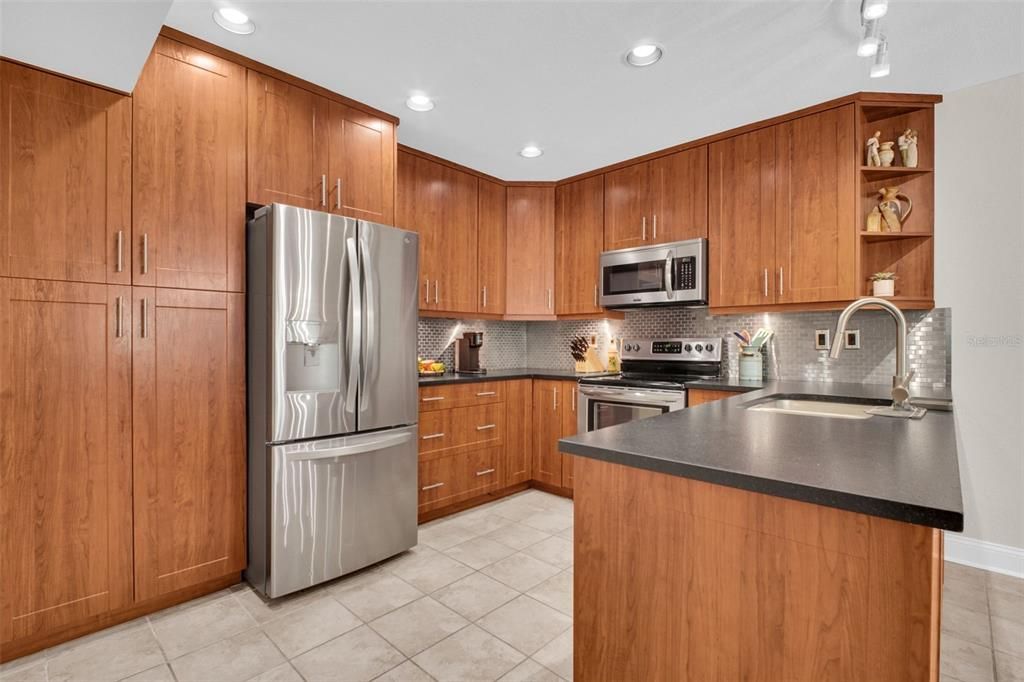 For Sale: $449,900 (3 beds, 3 baths, 1754 Square Feet)