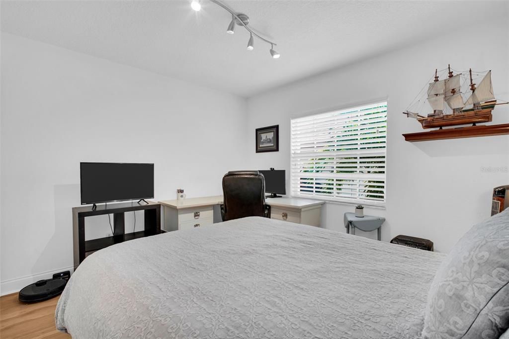 For Sale: $449,900 (3 beds, 3 baths, 1754 Square Feet)