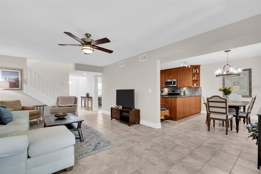 For Sale: $449,900 (3 beds, 3 baths, 1754 Square Feet)
