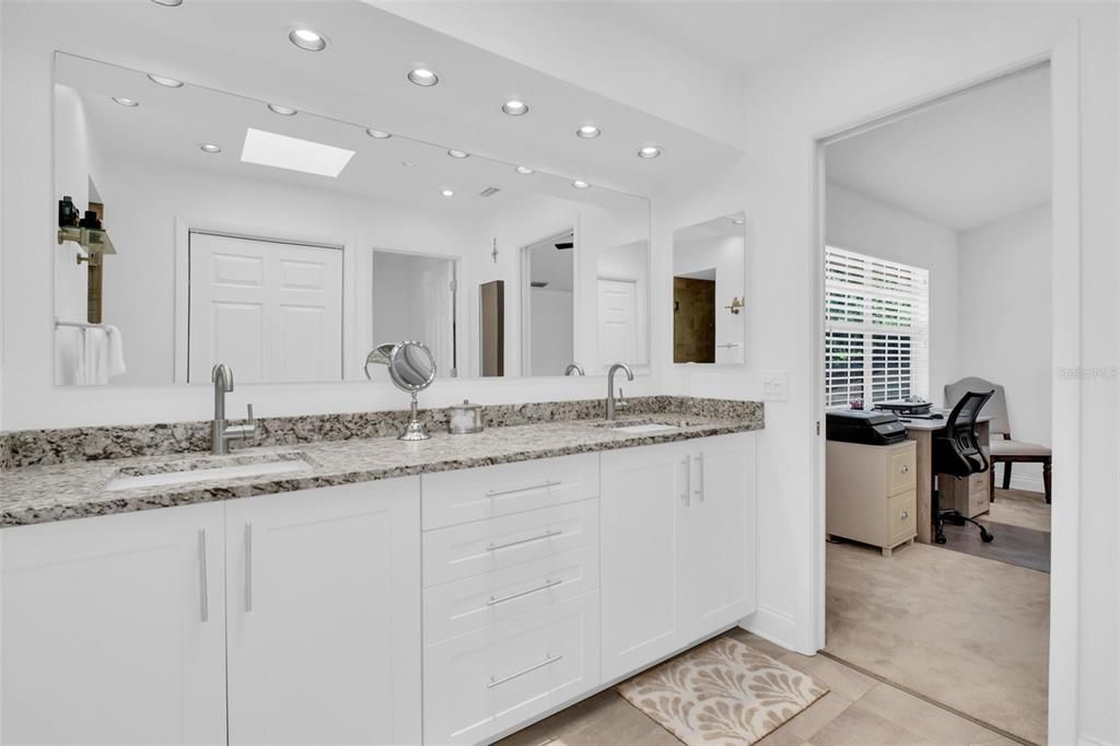 For Sale: $449,900 (3 beds, 3 baths, 1754 Square Feet)