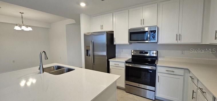 For Rent: $1,900 (3 beds, 2 baths, 1301 Square Feet)