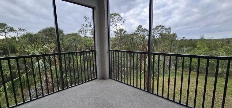 For Rent: $1,900 (3 beds, 2 baths, 1301 Square Feet)