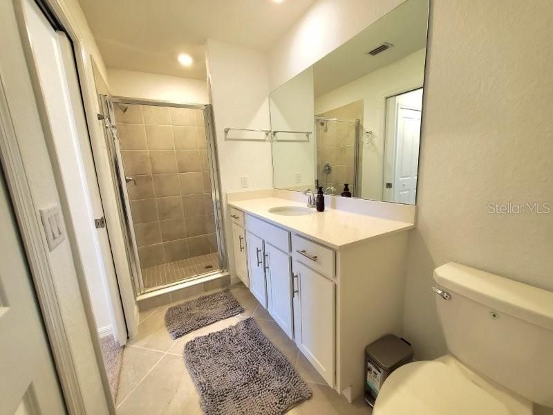 For Rent: $1,900 (3 beds, 2 baths, 1301 Square Feet)