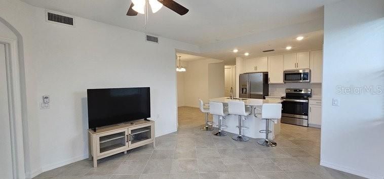 For Rent: $1,900 (3 beds, 2 baths, 1301 Square Feet)