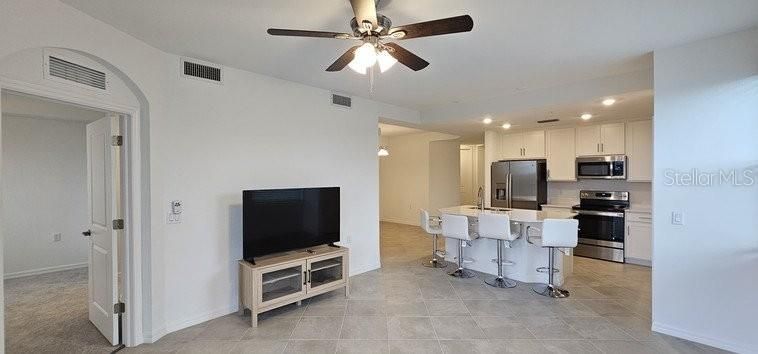 For Rent: $1,900 (3 beds, 2 baths, 1301 Square Feet)