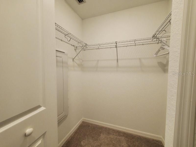 For Rent: $1,900 (3 beds, 2 baths, 1301 Square Feet)