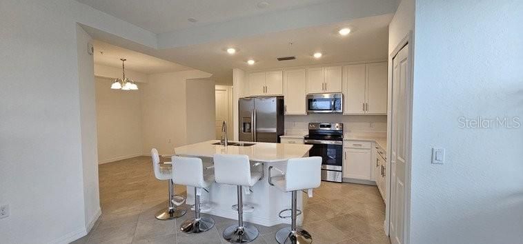 For Rent: $1,900 (3 beds, 2 baths, 1301 Square Feet)