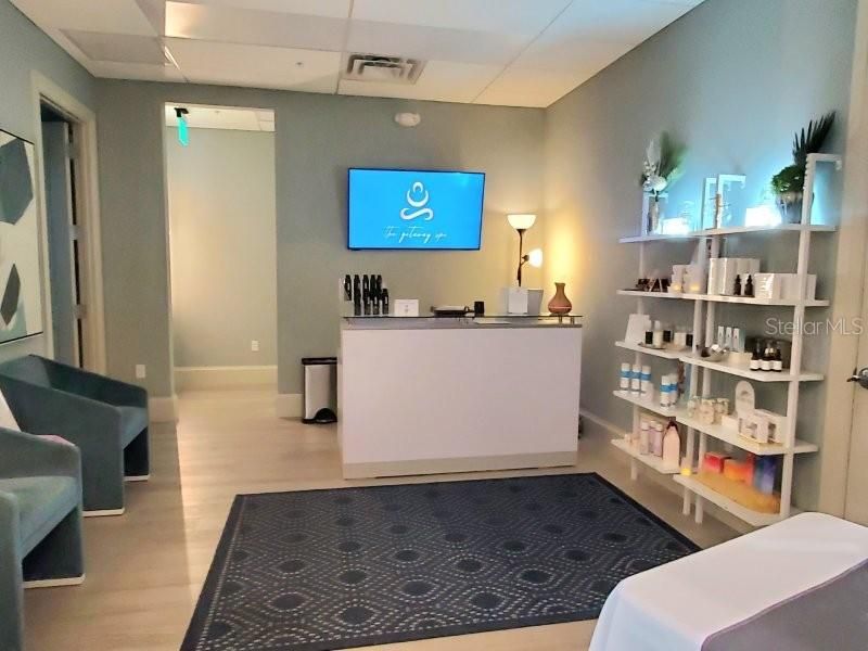 For Rent: $1,900 (3 beds, 2 baths, 1301 Square Feet)