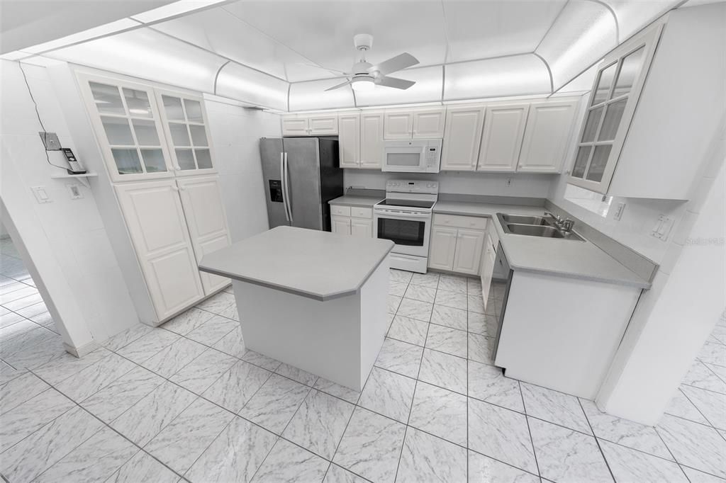 En Venta: $399,900 (4 camas, 2 baños, 1642 Pies cuadrados)