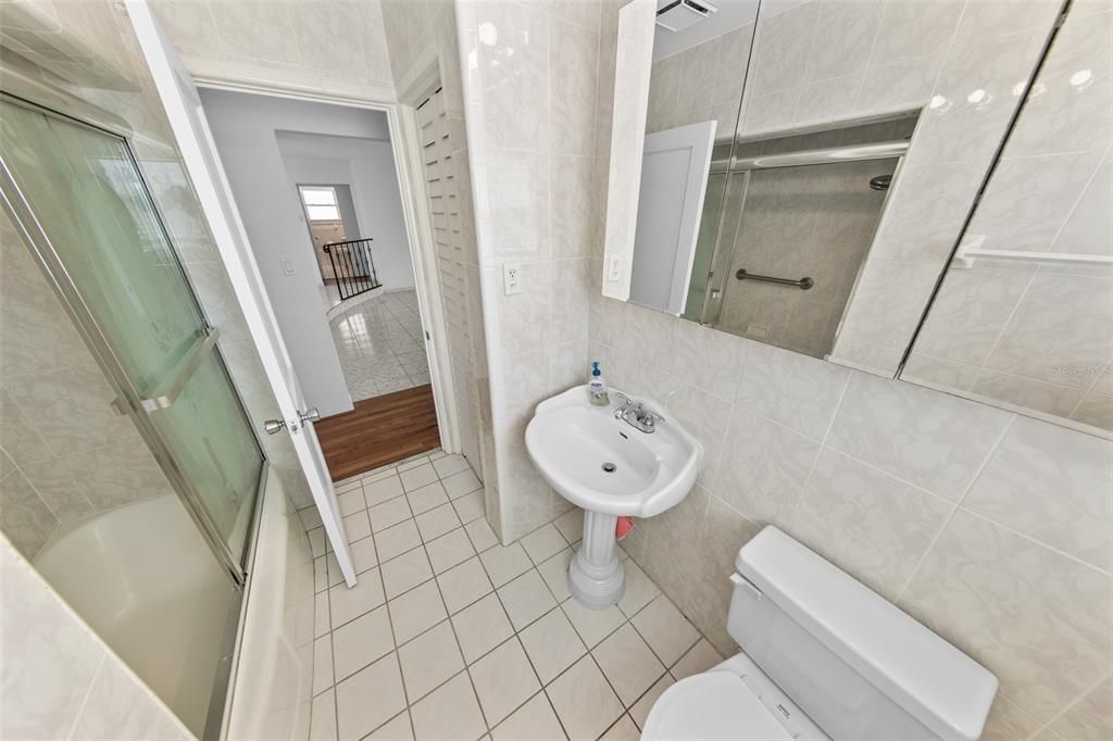 En Venta: $399,900 (4 camas, 2 baños, 1642 Pies cuadrados)