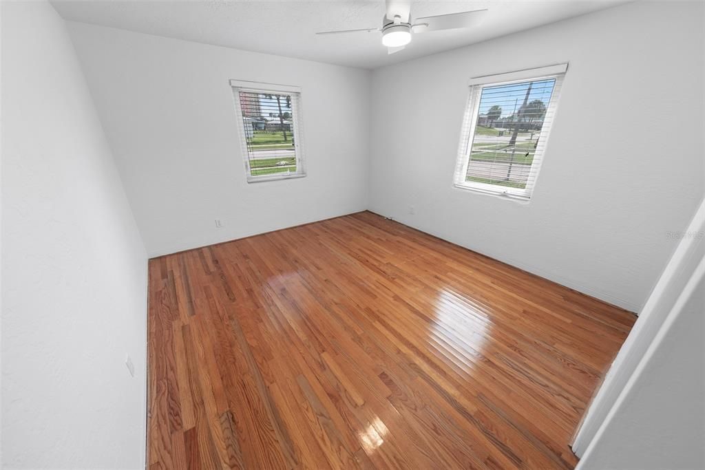 En Venta: $399,900 (4 camas, 2 baños, 1642 Pies cuadrados)
