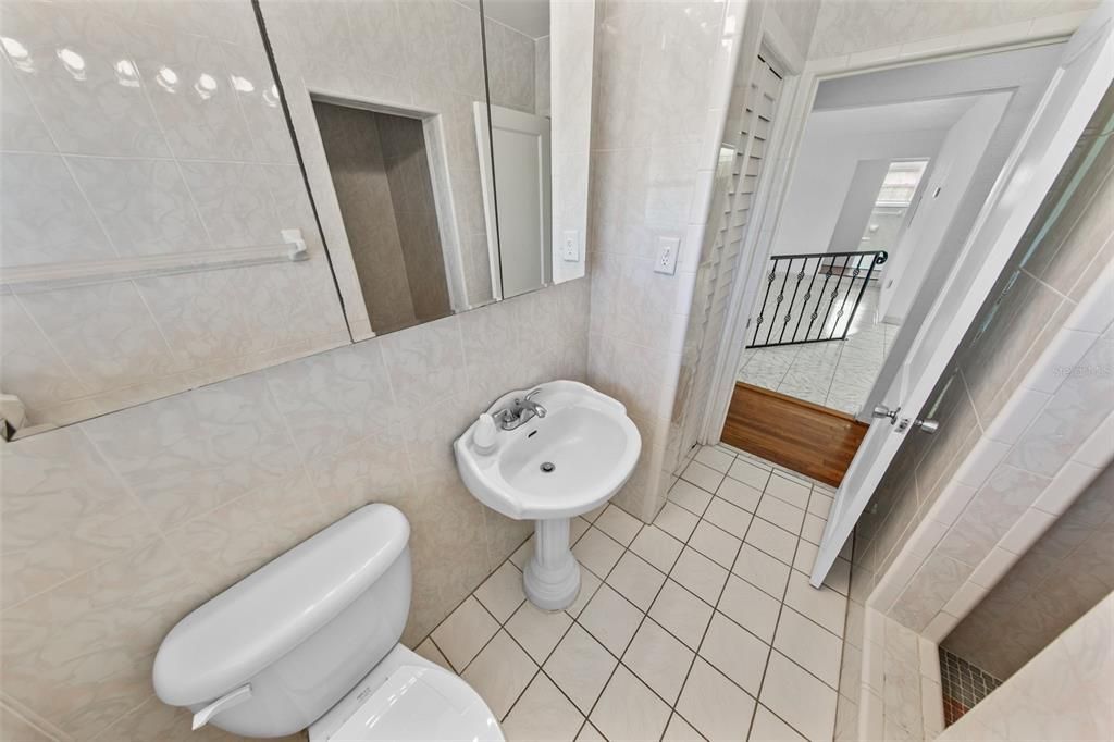 En Venta: $399,900 (4 camas, 2 baños, 1642 Pies cuadrados)