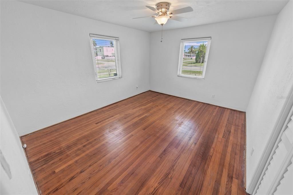 En Venta: $399,900 (4 camas, 2 baños, 1642 Pies cuadrados)