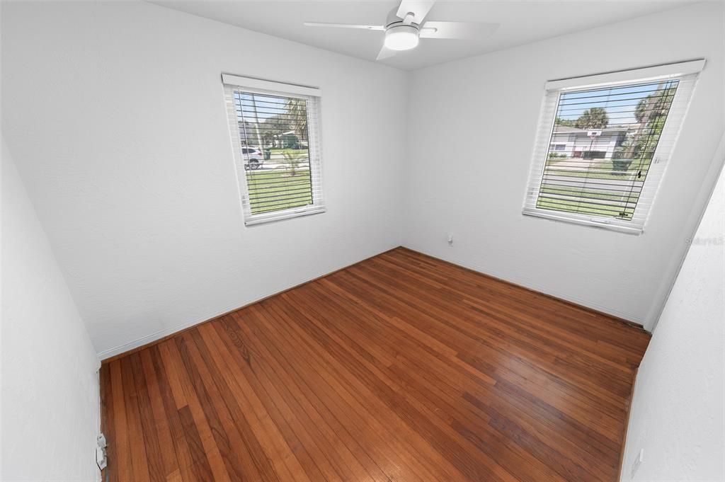 En Venta: $399,900 (4 camas, 2 baños, 1642 Pies cuadrados)
