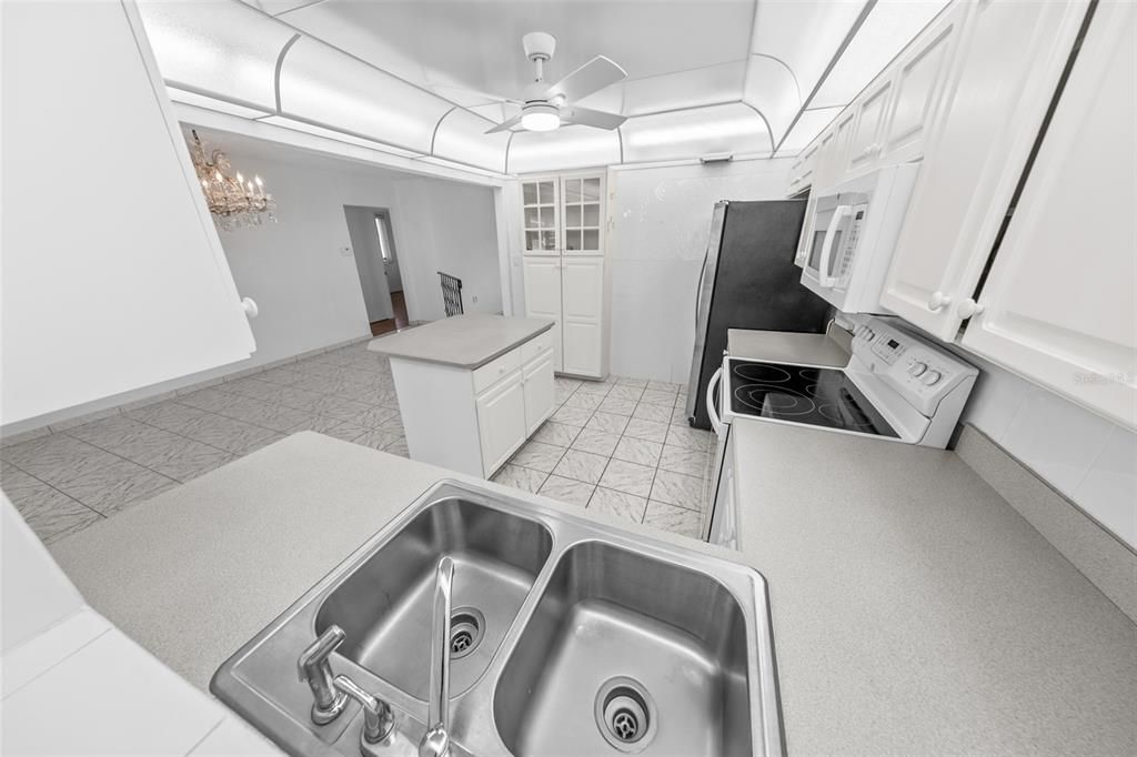 En Venta: $399,900 (4 camas, 2 baños, 1642 Pies cuadrados)