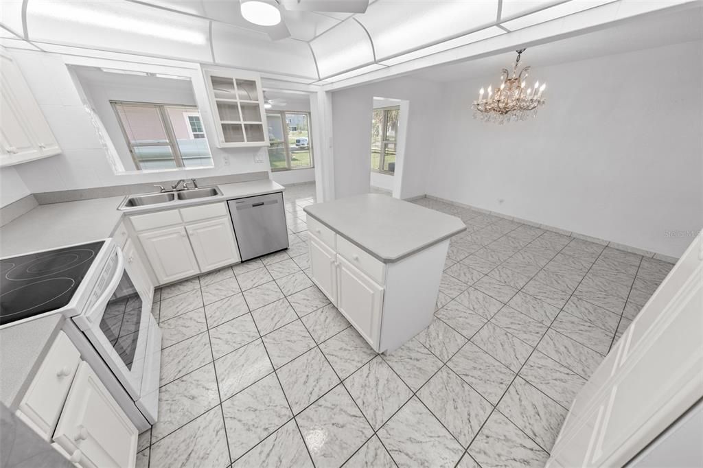 En Venta: $399,900 (4 camas, 2 baños, 1642 Pies cuadrados)