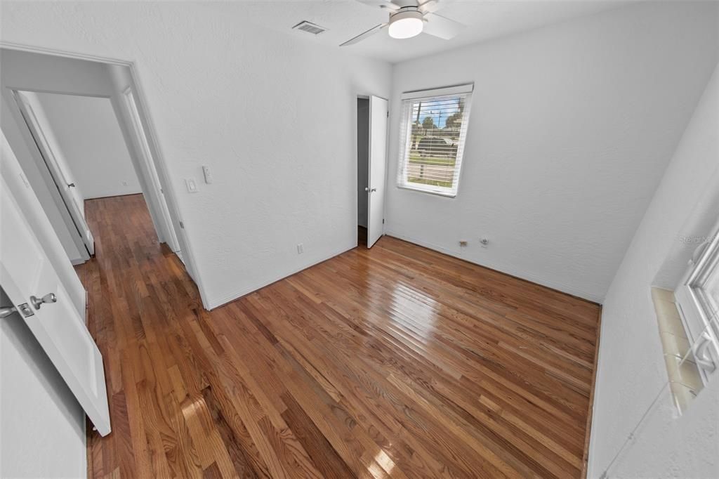 En Venta: $399,900 (4 camas, 2 baños, 1642 Pies cuadrados)