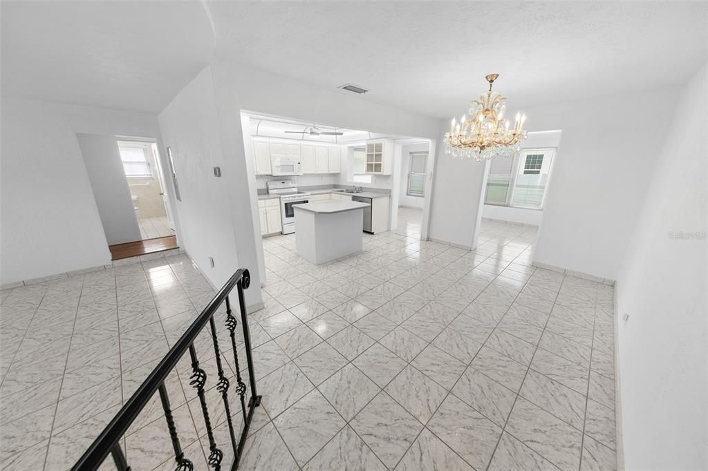 En Venta: $399,900 (4 camas, 2 baños, 1642 Pies cuadrados)