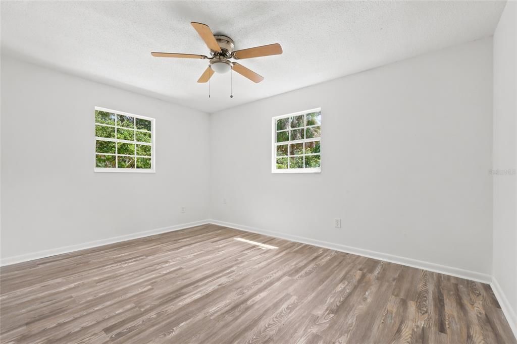 For Sale: $349,999 (3 beds, 2 baths, 2367 Square Feet)