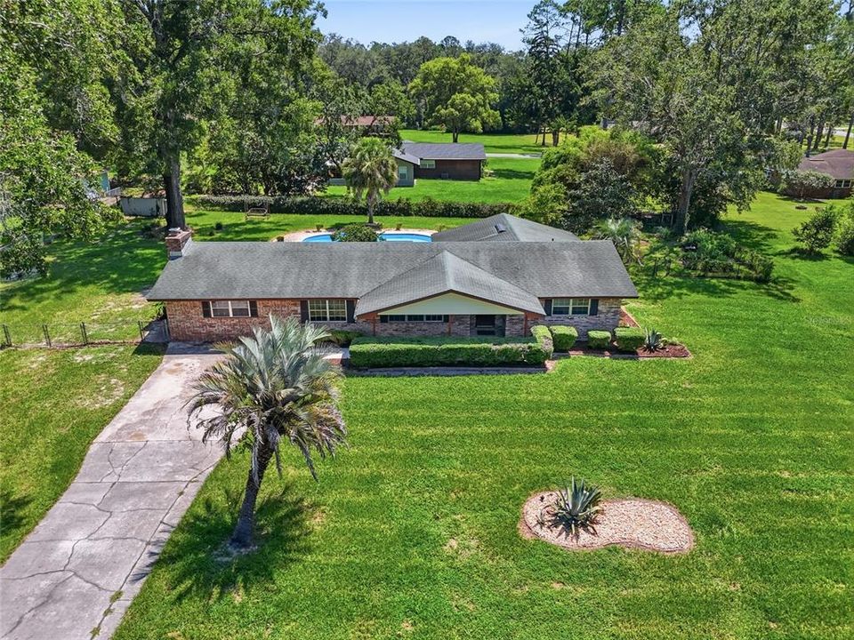For Sale: $349,999 (3 beds, 2 baths, 2367 Square Feet)