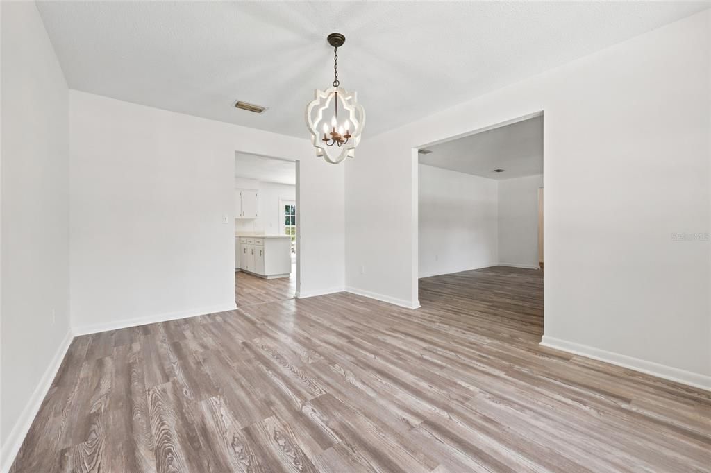 For Sale: $349,999 (3 beds, 2 baths, 2367 Square Feet)