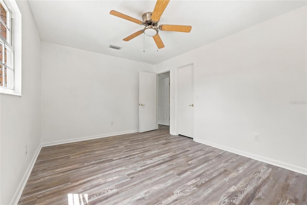 For Sale: $349,999 (3 beds, 2 baths, 2367 Square Feet)