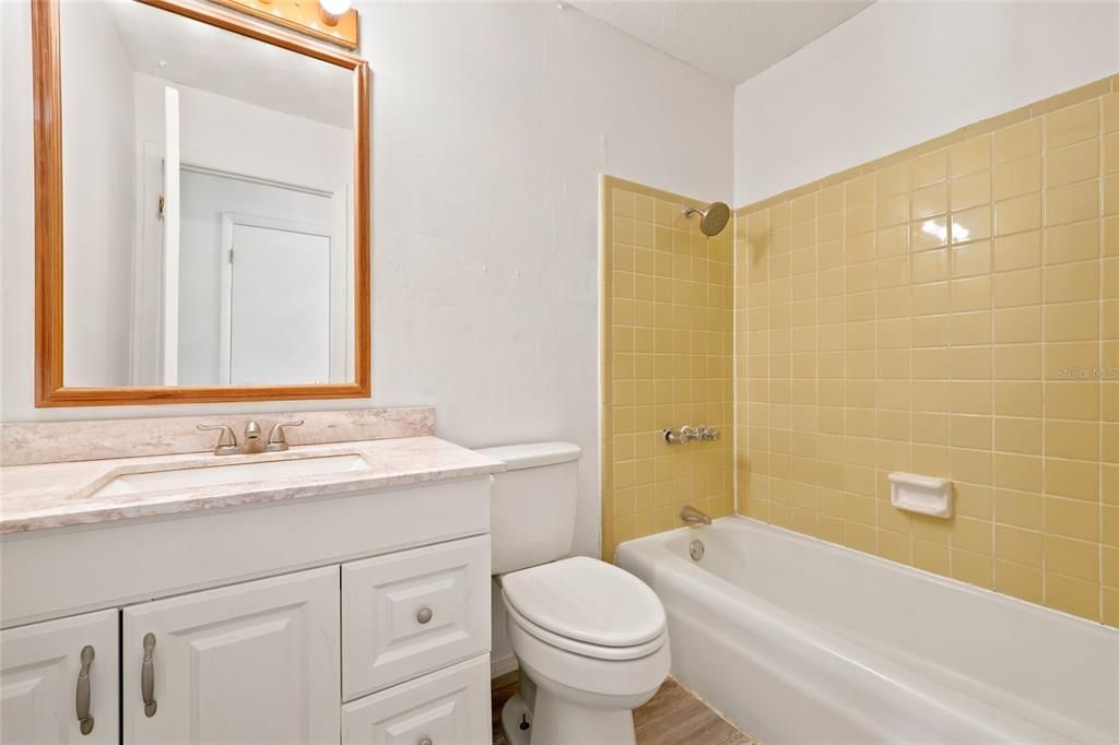 For Sale: $349,999 (3 beds, 2 baths, 2367 Square Feet)