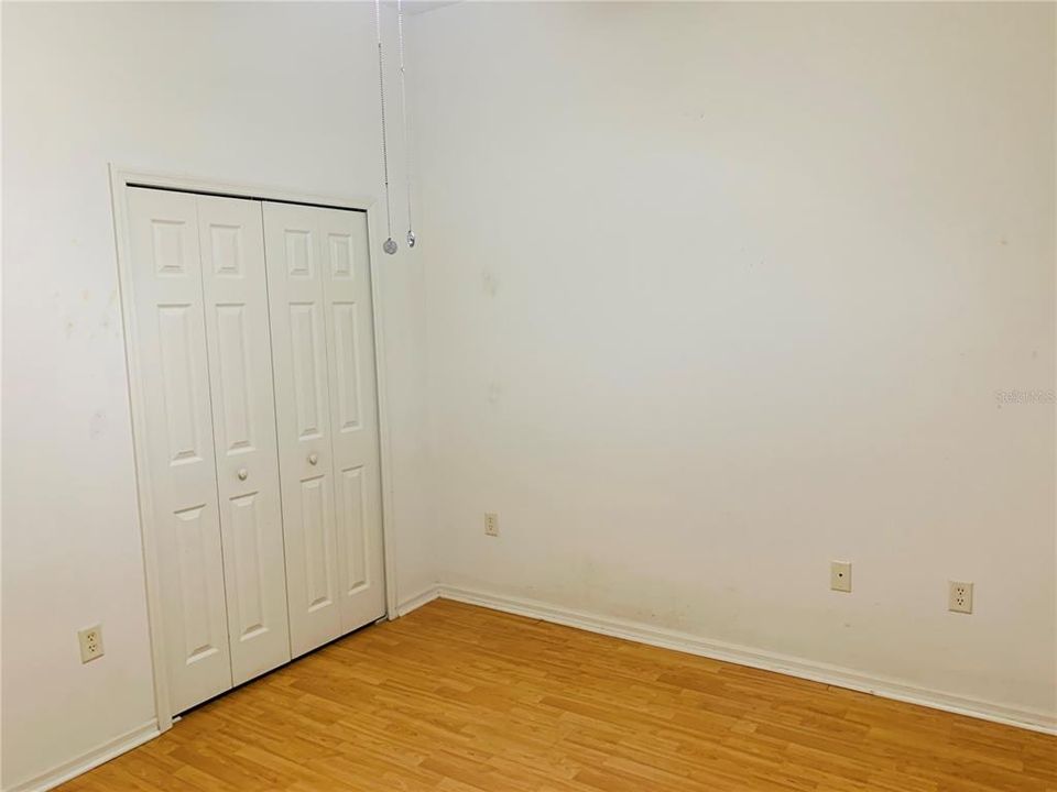 For Sale: $330,000 (3 beds, 2 baths, 1721 Square Feet)