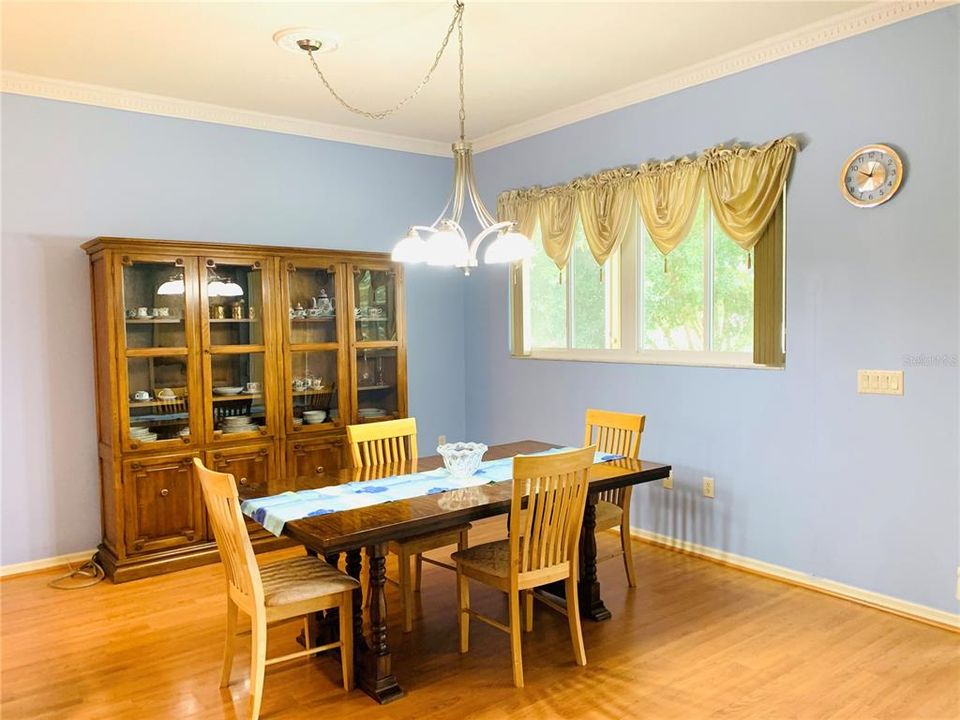 For Sale: $330,000 (3 beds, 2 baths, 1721 Square Feet)
