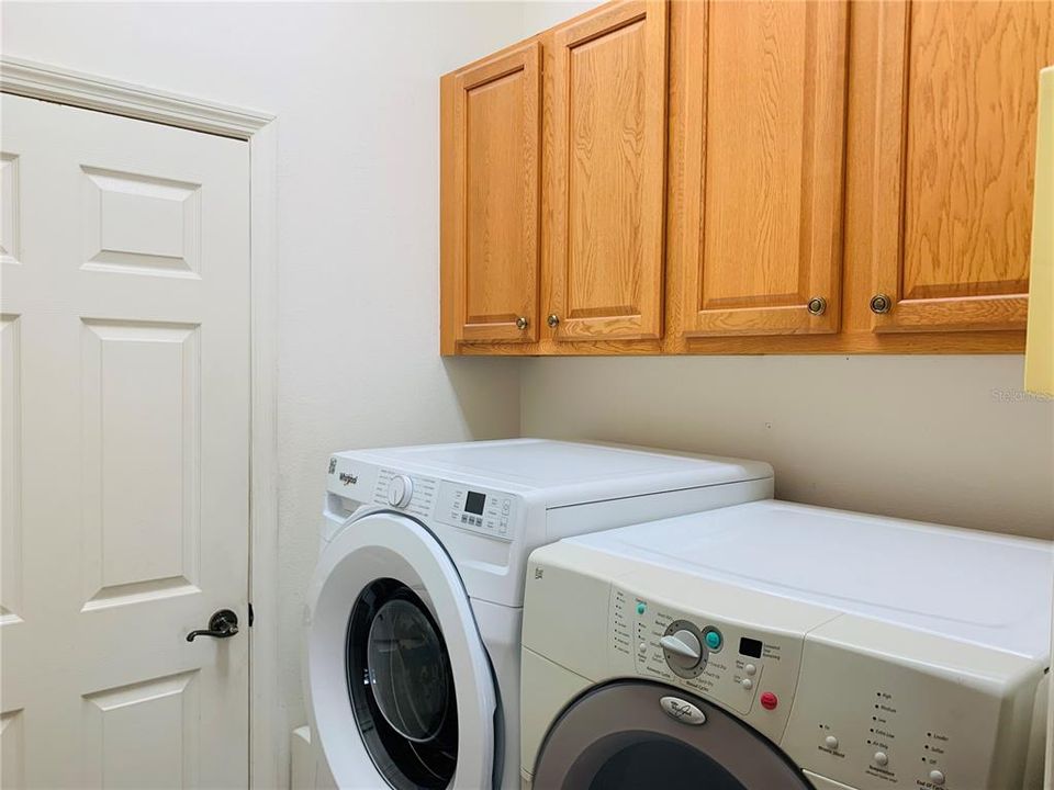 For Sale: $330,000 (3 beds, 2 baths, 1721 Square Feet)
