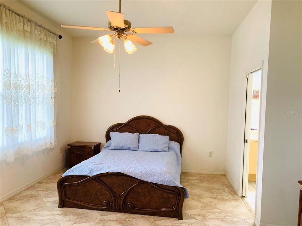 For Sale: $330,000 (3 beds, 2 baths, 1721 Square Feet)