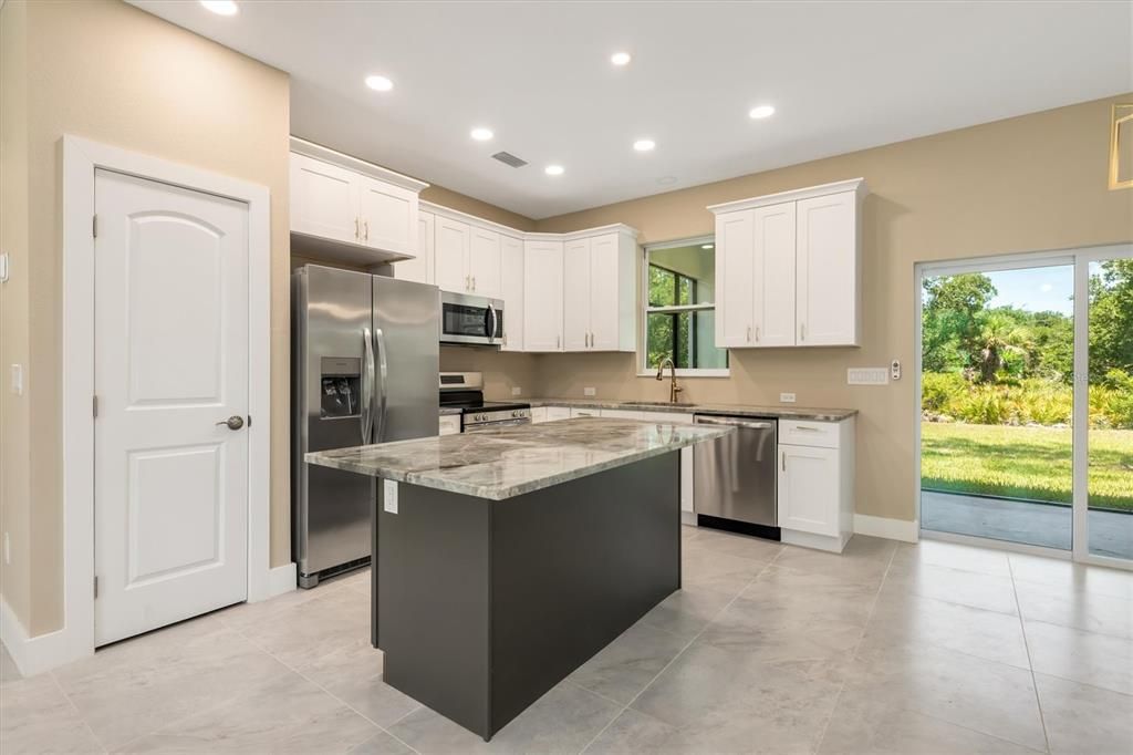 For Sale: $338,800 (3 beds, 2 baths, 1495 Square Feet)
