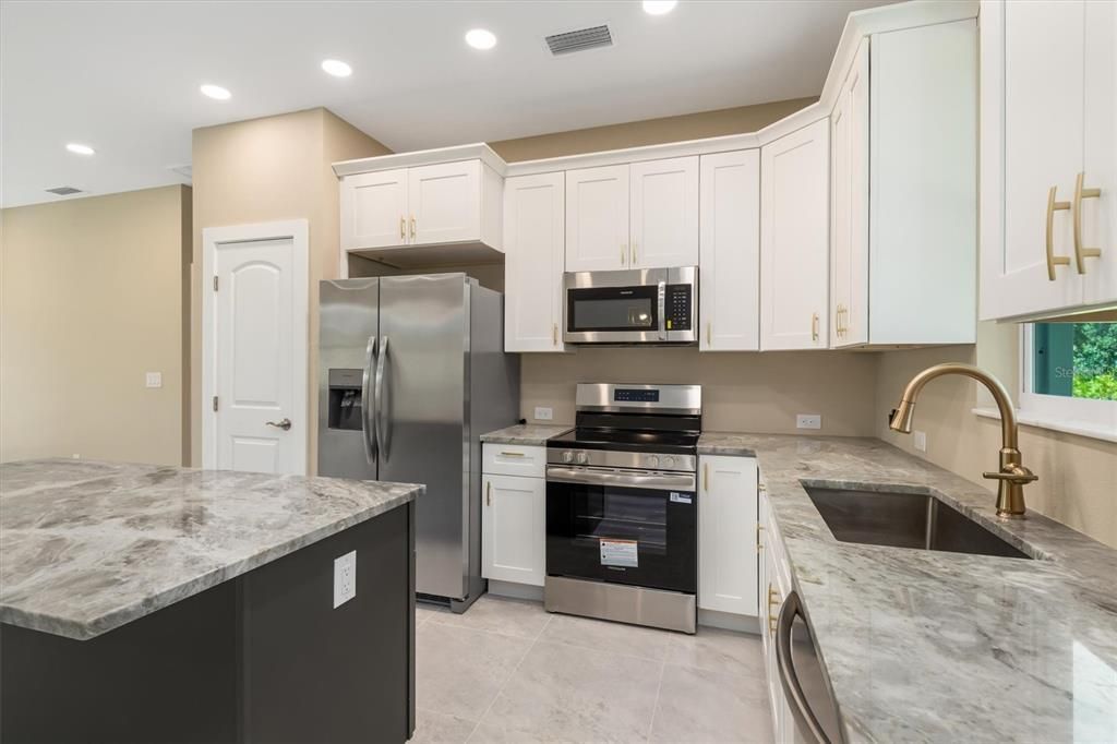 For Sale: $338,800 (3 beds, 2 baths, 1495 Square Feet)