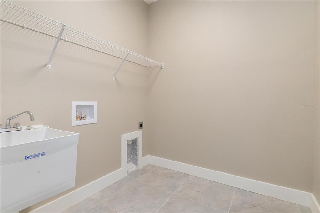 For Sale: $338,800 (3 beds, 2 baths, 1495 Square Feet)