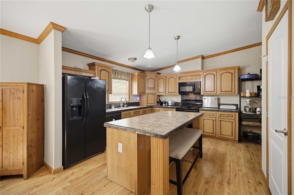 For Sale: $267,500 (4 beds, 3 baths, 2356 Square Feet)