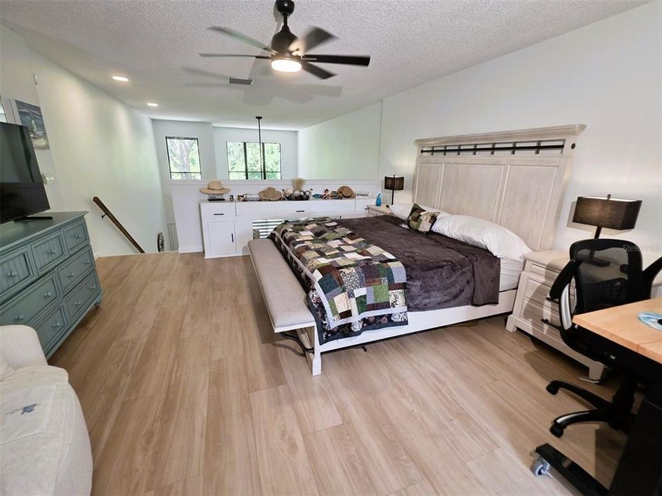 For Sale: $238,900 (2 beds, 2 baths, 1180 Square Feet)