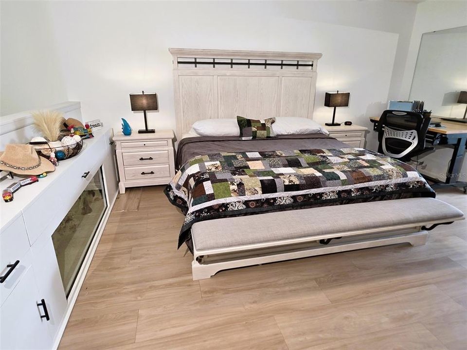 For Sale: $238,900 (2 beds, 2 baths, 1180 Square Feet)