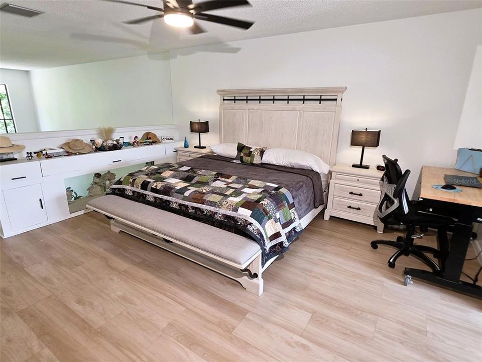 For Sale: $238,900 (2 beds, 2 baths, 1180 Square Feet)