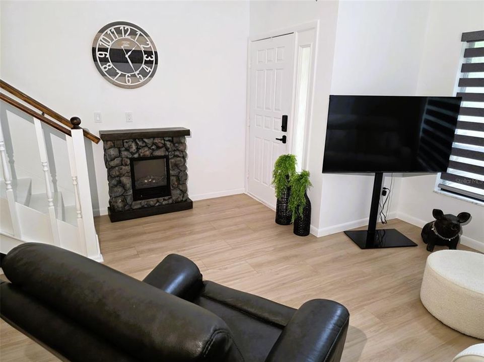 For Sale: $238,900 (2 beds, 2 baths, 1180 Square Feet)
